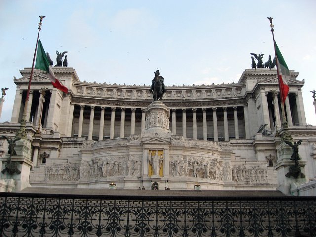 Victor Emanuel II Monument-11.JPG